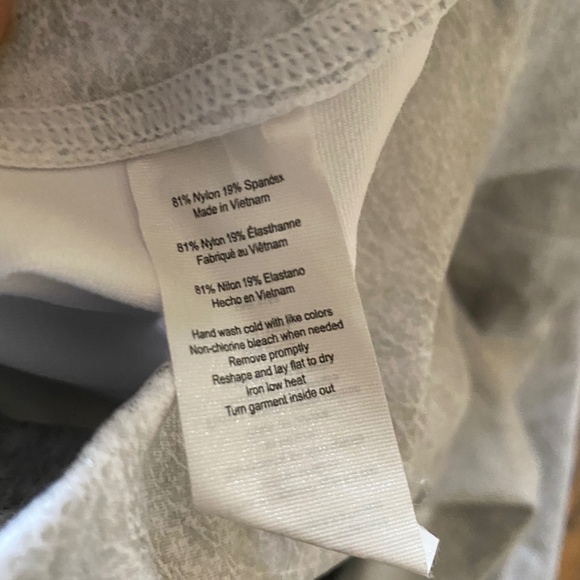 ALO gray 81 nylon,19 spand. metallic print legging - Picture 3 of 7